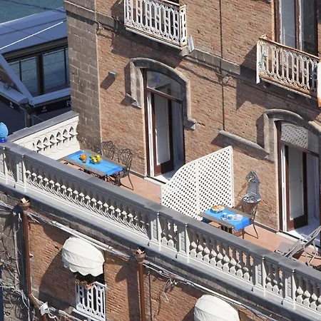 - La Terrazza Sul Porto *
